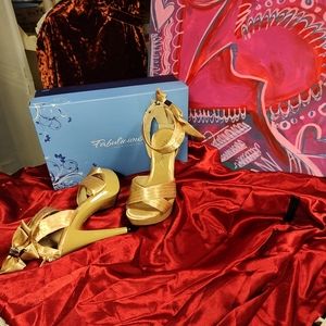Fabulicious champagne satin cocktail heels size 5